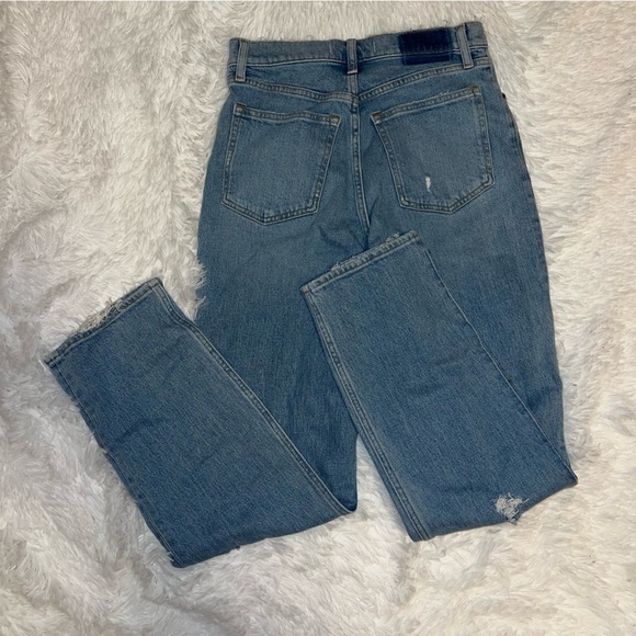Abercrombie & Fitch Denim - Abercrombie & Fitch The 90’s Straight Ultra High Rise size 28 / 6R Jeans